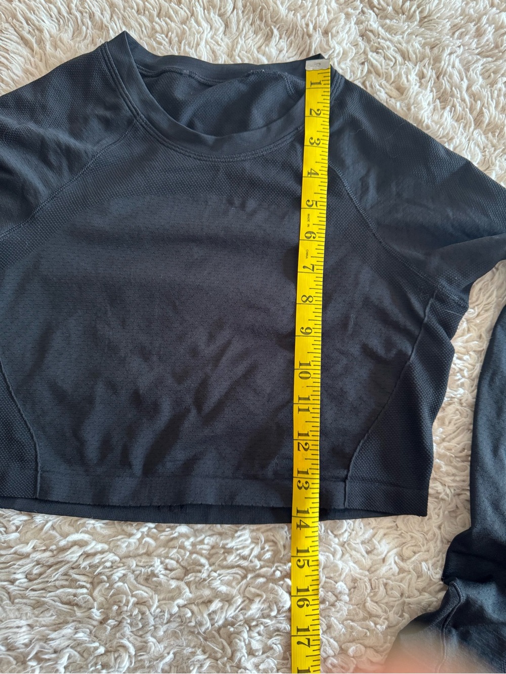 Aritzia long sleeve crop (swiftly material) - Picture 6 of 8